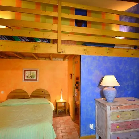 La Tuilière En Luberon Pensión 3*